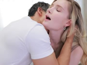 JUL-775 Schöne Blondine - Lily Hart