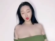 Asiatischer Big Tits Girl Tanz